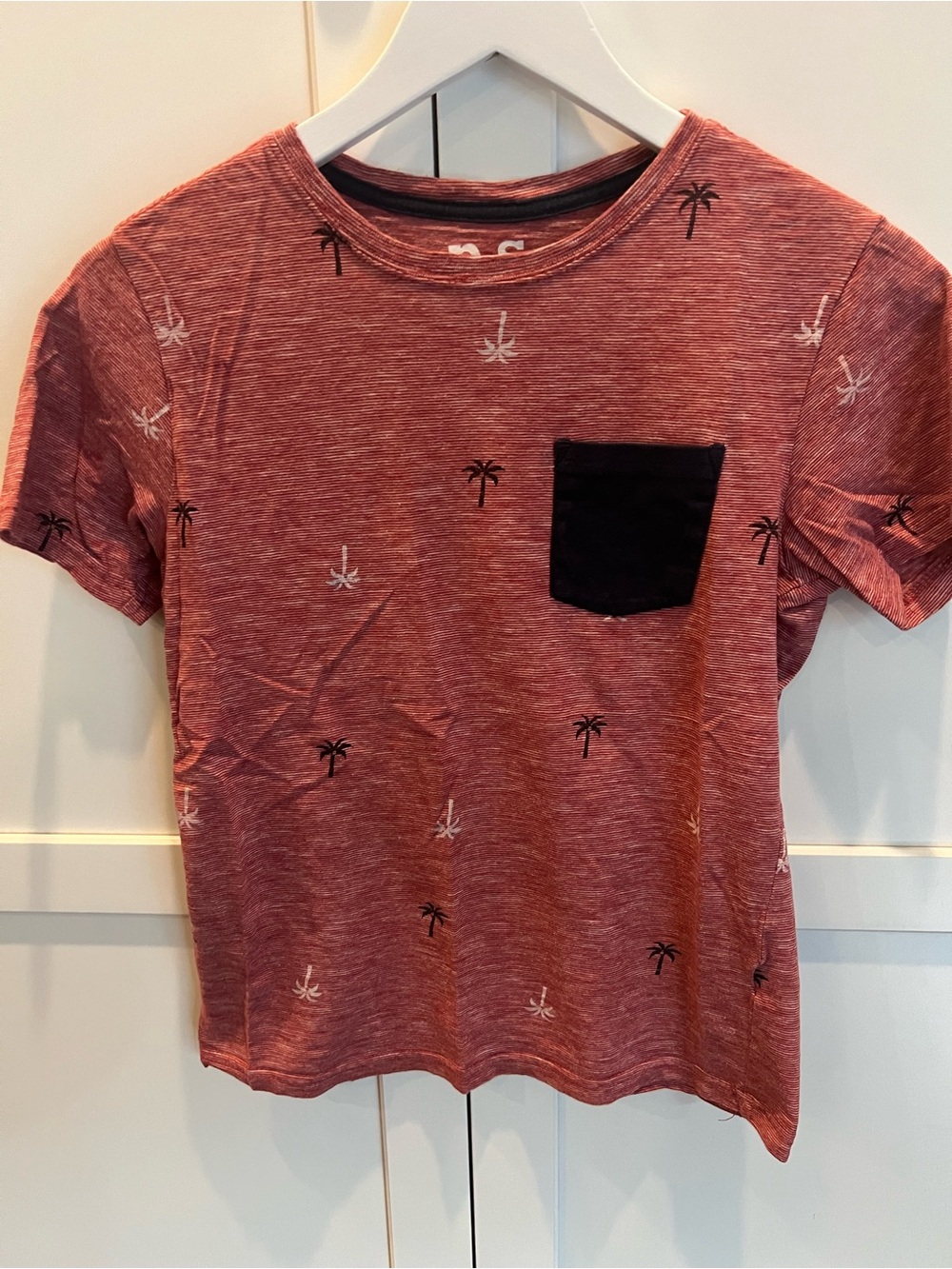 Aeropostale Kids Short Sleeve Tee in Rust with Black Pocket